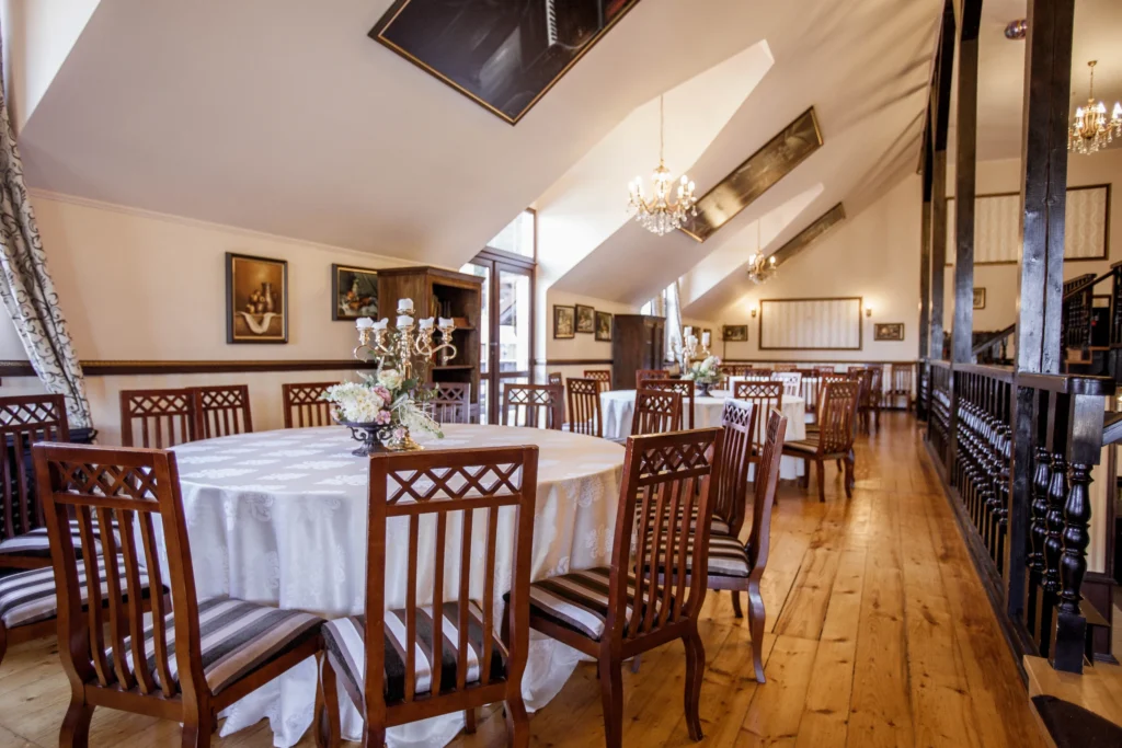 Restaurante nunti Brasov, locatii evenimente, salon nunta 150 persoane, nunta in aer liber la munte, restaurante nunti Romania, nunta all inclusive, meniuri nunta, meniuri botez, restaurant botez 30 persoane, botez la munte