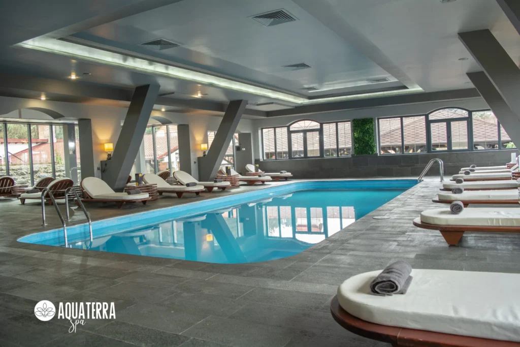 piscina Brasov interioara